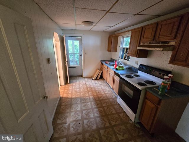 214 W DIVISION ST, Dover, DE 19904