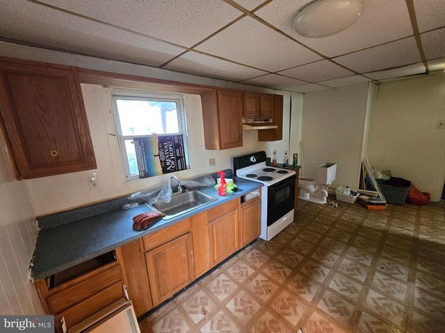 214 W DIVISION ST, Dover, DE 19904