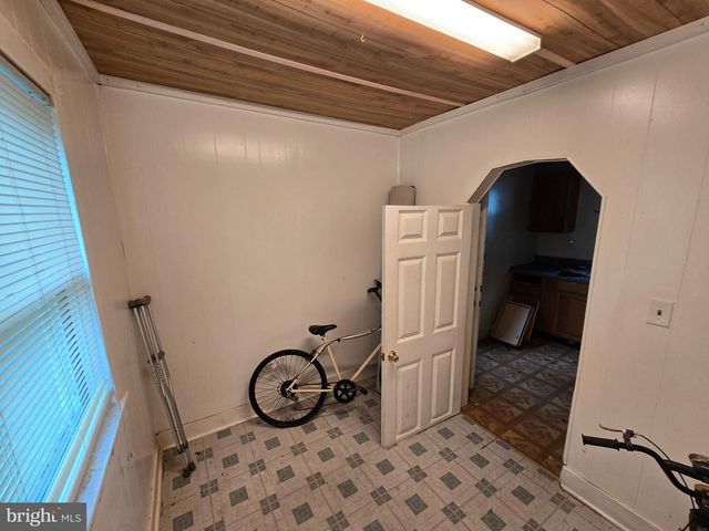 214 W DIVISION ST, Dover, DE 19904