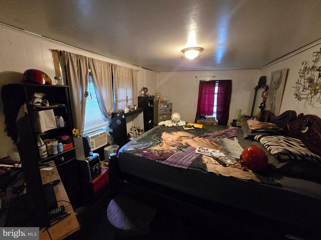 214 W DIVISION ST, Dover, DE 19904