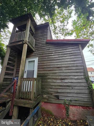 214 W DIVISION ST, Dover, DE 19904