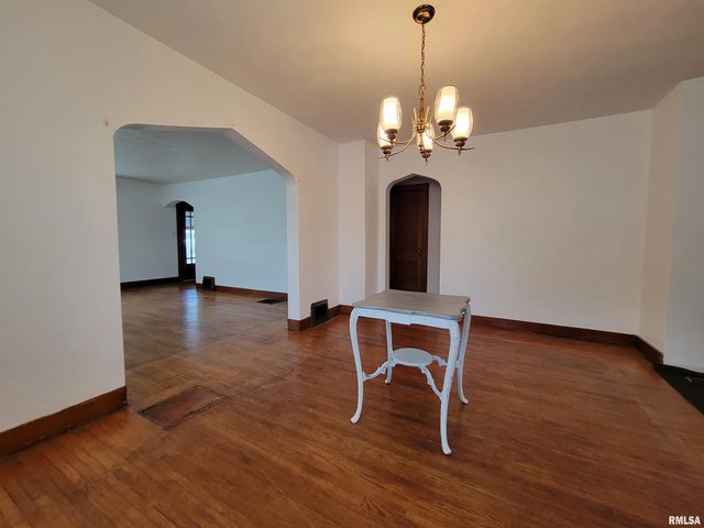 1405 S CAPITOL Street, Pekin, IL 61554