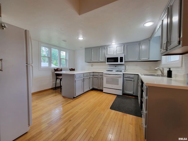 1405 S CAPITOL Street, Pekin, IL 61554