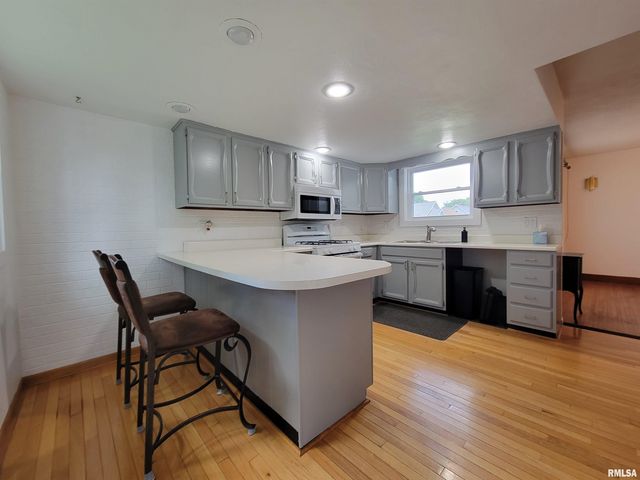1405 S CAPITOL Street, Pekin, IL 61554