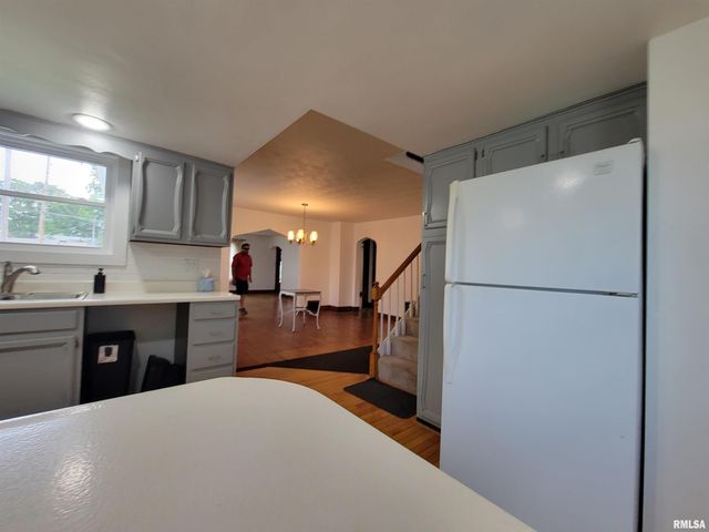 1405 S CAPITOL Street, Pekin, IL 61554