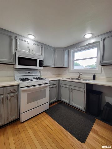 1405 S CAPITOL Street, Pekin, IL 61554