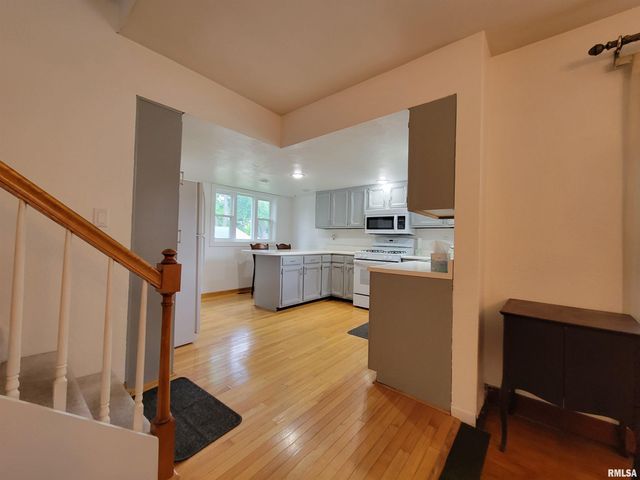 1405 S CAPITOL Street, Pekin, IL 61554