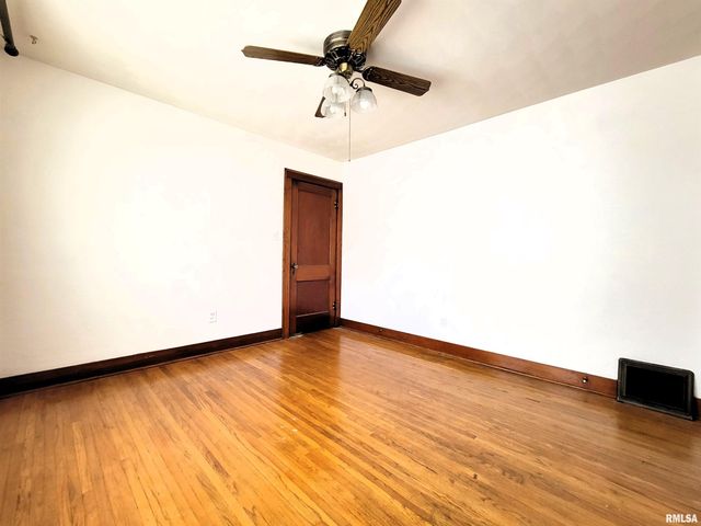 1405 S CAPITOL Street, Pekin, IL 61554