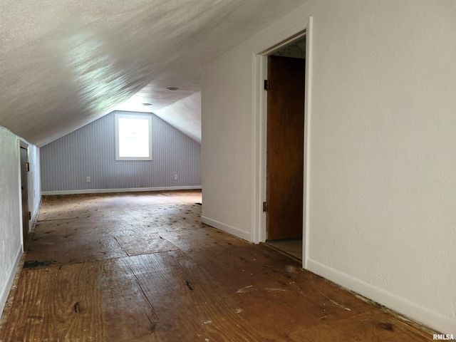 1405 S CAPITOL Street, Pekin, IL 61554