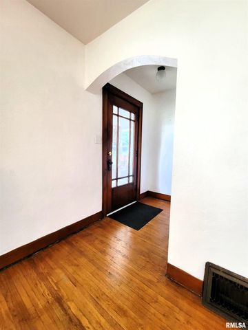 1405 S CAPITOL Street, Pekin, IL 61554