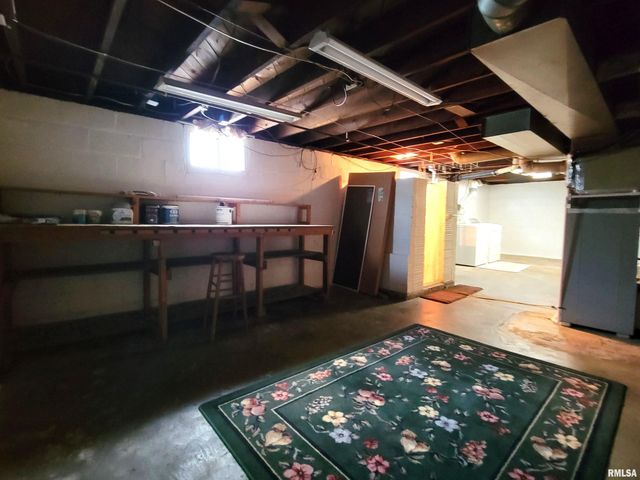 1405 S CAPITOL Street, Pekin, IL 61554