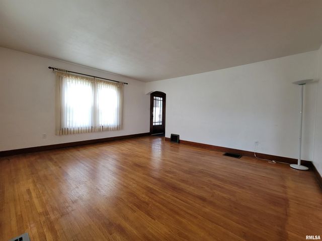 1405 S CAPITOL Street, Pekin, IL 61554