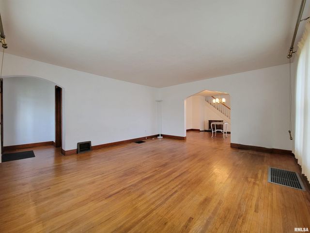 1405 S CAPITOL Street, Pekin, IL 61554