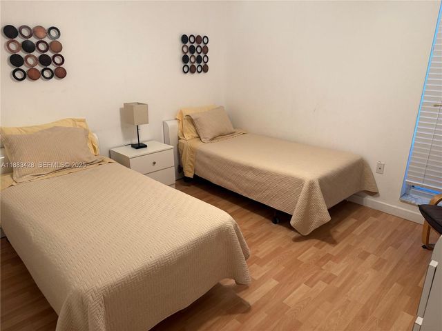 17801 N Bay Road 505, Sunny Isles Beach, FL 33160