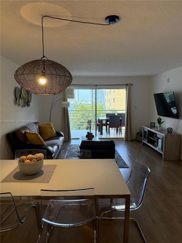 17801 N Bay Road 505, Sunny Isles Beach, FL 33160