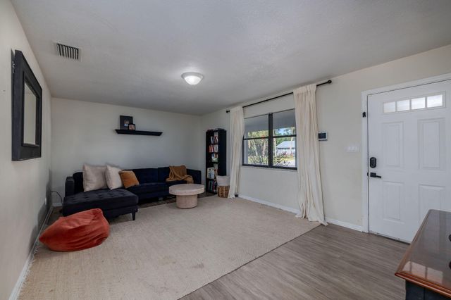 1415 SW 16th Ct Court SW, Vero Beach, FL 32962