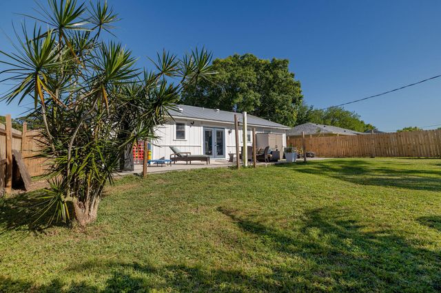 1415 SW 16th Ct Court SW, Vero Beach, FL 32962