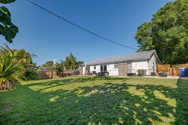 1415 SW 16th Ct Court SW, Vero Beach, FL 32962