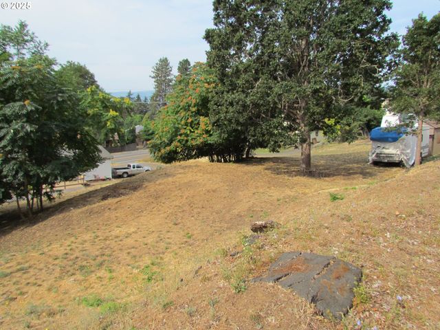 Lot off Vine St, White Salmon, WA 98672