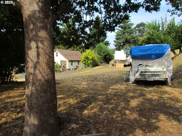 Lot off Vine St, White Salmon, WA 98672