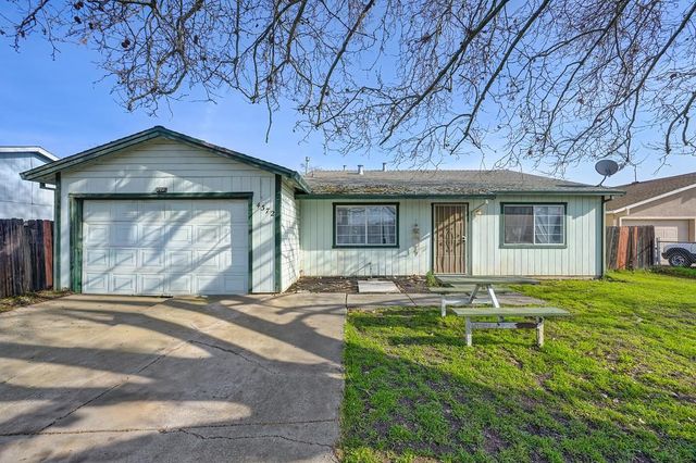 4372 Evelyn Dr, Olivehurst, CA 95961