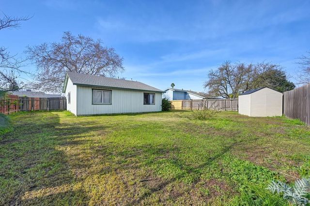 4372 Evelyn Dr, Olivehurst, CA 95961