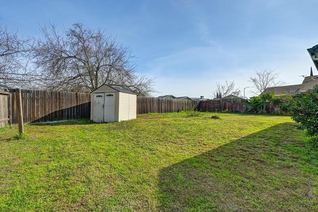 4372 Evelyn Dr, Olivehurst, CA 95961