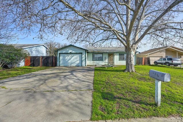 4372 Evelyn Dr, Olivehurst, CA 95961