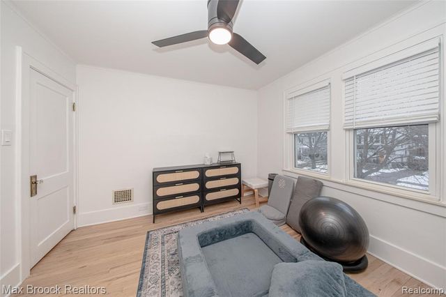 1100 N Altadena Avenue, Royal Oak, MI 48067