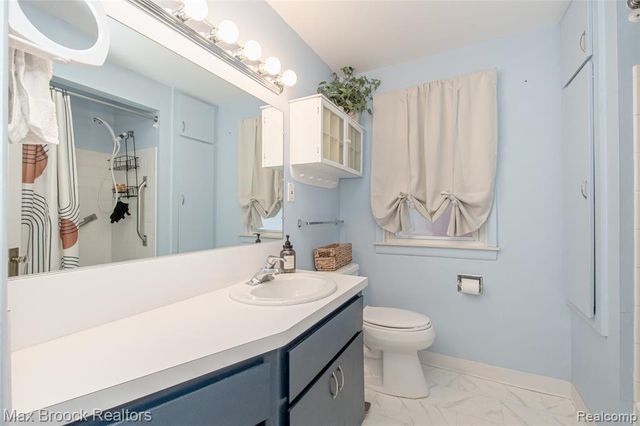 1100 N Altadena Avenue, Royal Oak, MI 48067