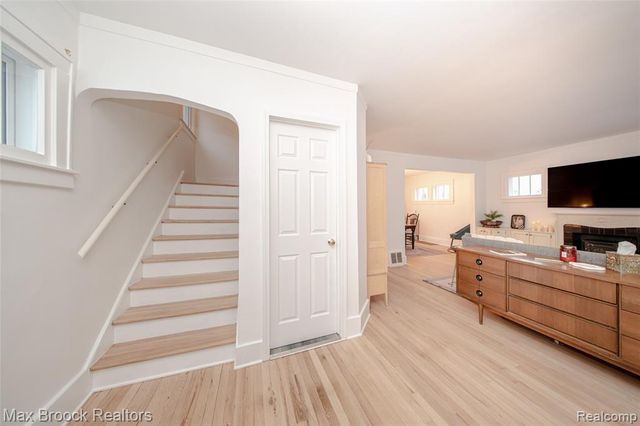 1100 N Altadena Avenue, Royal Oak, MI 48067