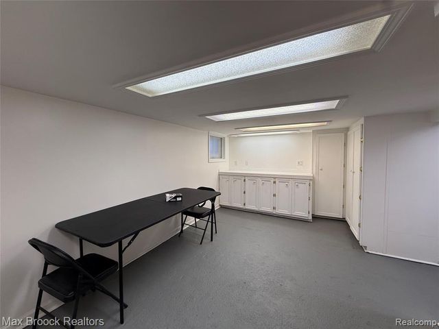 1100 N Altadena Avenue, Royal Oak, MI 48067