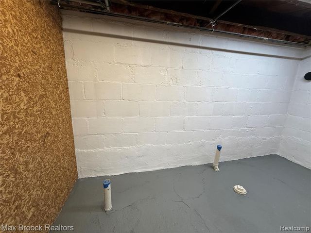 1100 N Altadena Avenue, Royal Oak, MI 48067