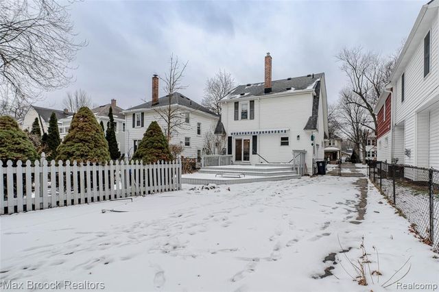 1100 N Altadena Avenue, Royal Oak, MI 48067