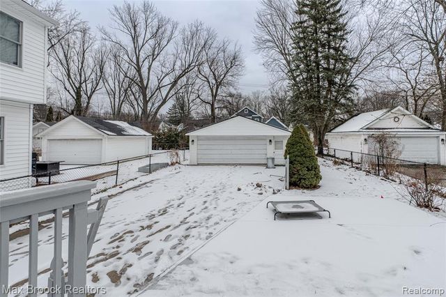 1100 N Altadena Avenue, Royal Oak, MI 48067