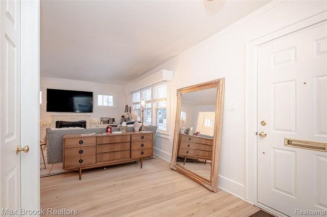 1100 N Altadena Avenue, Royal Oak, MI 48067