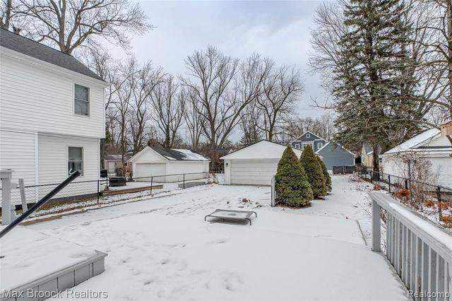 1100 N Altadena Avenue, Royal Oak, MI 48067