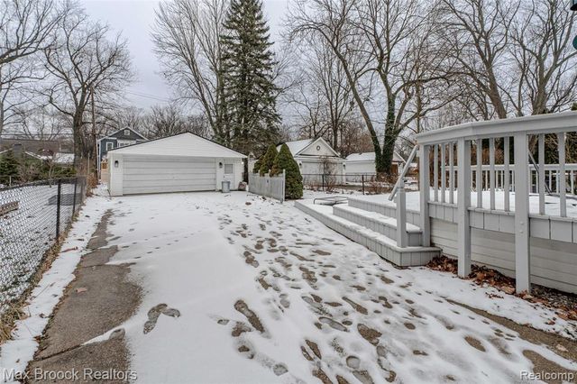 1100 N Altadena Avenue, Royal Oak, MI 48067