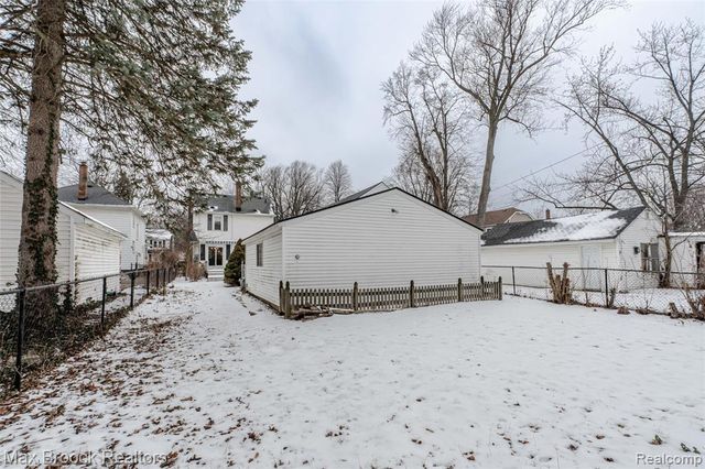 1100 N Altadena Avenue, Royal Oak, MI 48067