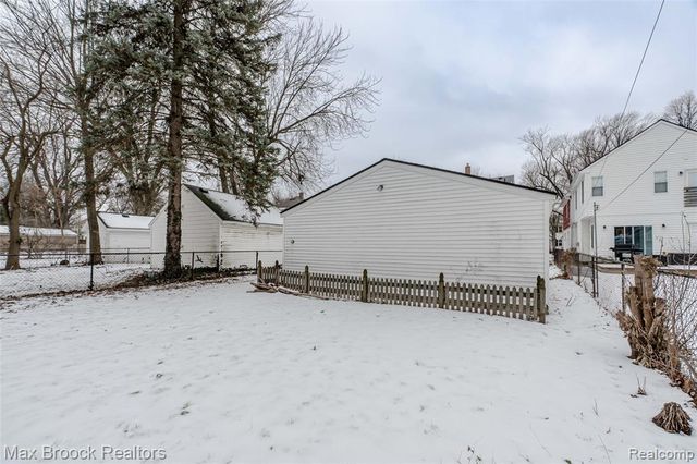 1100 N Altadena Avenue, Royal Oak, MI 48067