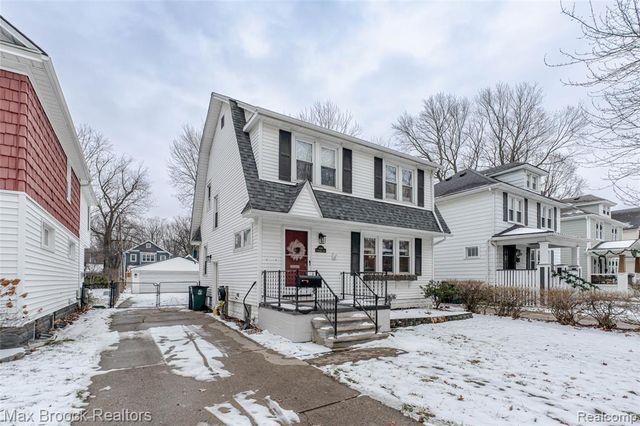 1100 N Altadena Avenue, Royal Oak, MI 48067