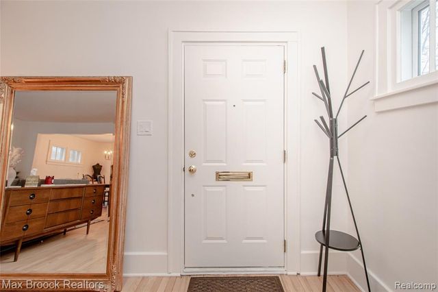 1100 N Altadena Avenue, Royal Oak, MI 48067