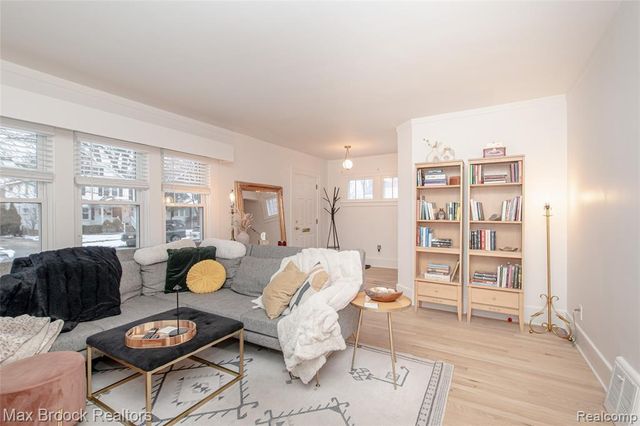 1100 N Altadena Avenue, Royal Oak, MI 48067