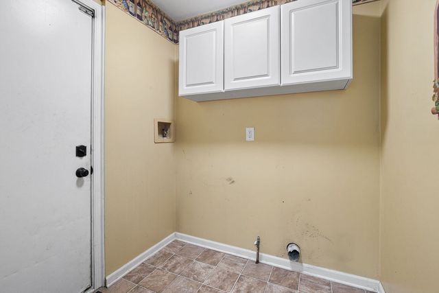 1158 Sweetwater Ridge, Lake In The Hills, IL 60156