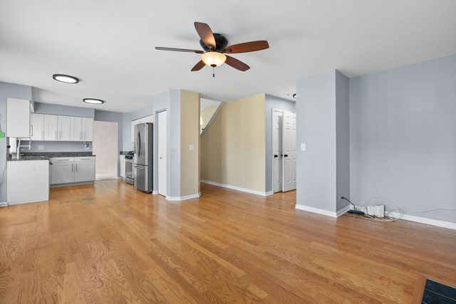 1158 Sweetwater Ridge, Lake In The Hills, IL 60156