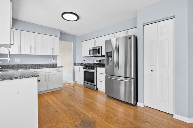 1158 Sweetwater Ridge, Lake In The Hills, IL 60156