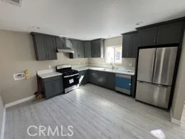 10537 Variel Avenue, Chatsworth, CA 91311