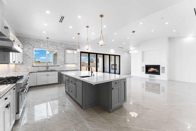 42730 W 23rd Street, Lancaster, CA 93536