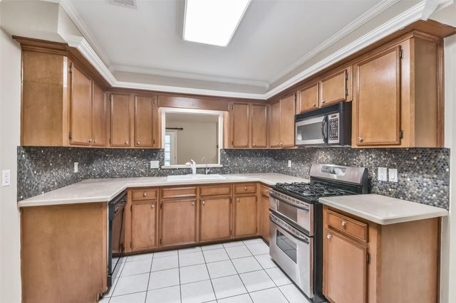 20 Tulip Hill Court, Spring, TX 77380