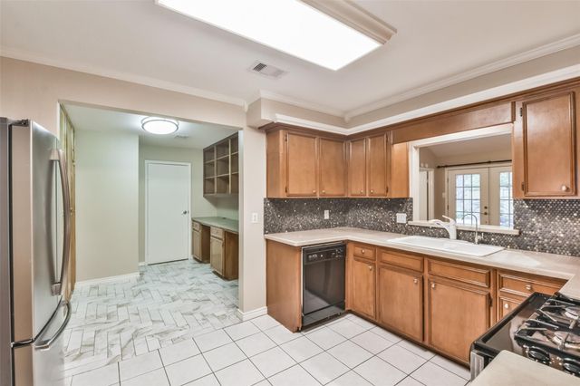 20 Tulip Hill Court, Spring, TX 77380